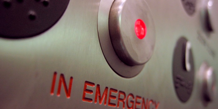 What Happened When 28 Schoolies Got Stuck In a Lift for More Than an Hour? They Snapchatted It, Obvs