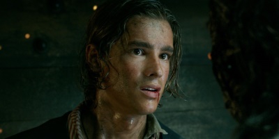 “Pirates of the Caribbean” Star Brenton Thwaites Tells Us About Hanging With Johnny Depp and Getting Scared by Geoffrey Rush