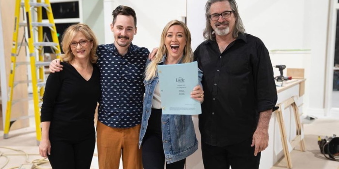The Whole Fam Is Back Together for the Lizzie McGuire Reboot
