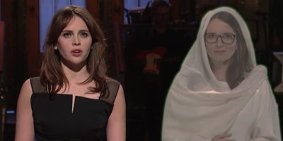 Tina Fey Is A Hologram Now And She Swung By "SNL" To Honour Carrie Fisher