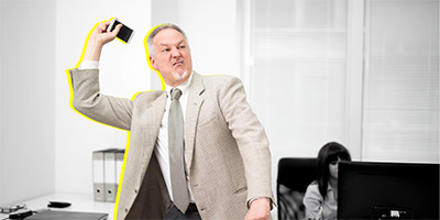 How’s Your Phone Etiquette? Here’s How to Avoid ‘Phone-Pas’