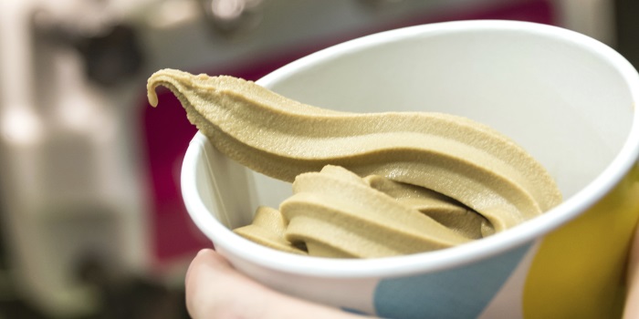 Friend Or Froyo: How To Not Go Overboard When Buying Frozen Yoghurt