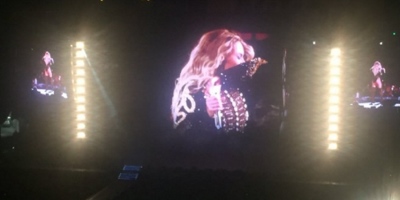 Beyoncé Sneezed In Concert And 45,000 People Applauded Her For It