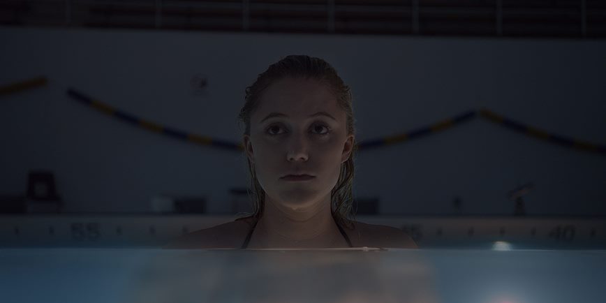 Movie Review: It Follows · Student Edge News