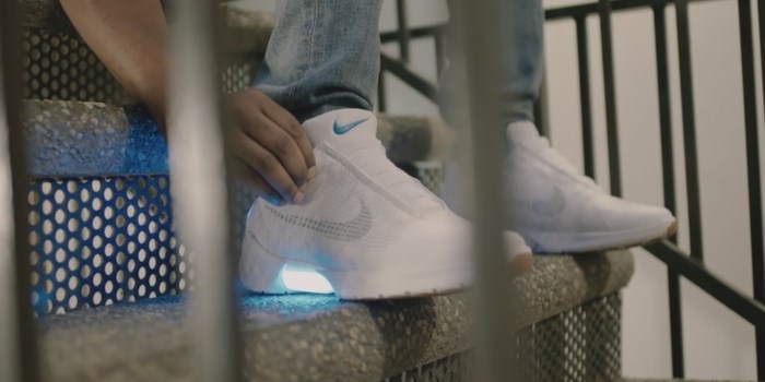 Bitterheid De stad veronderstellen Here's When You Can Cop Nike's Self-Lacing Sneakers in Australia · Student  Edge News