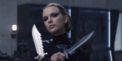 Taylor Swift’s Tease Either Means She’s Dropping New Music on Friday, Or She’s Hyped for the “GOT” Finale