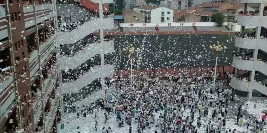 Muck-Up Day To The Max; Chinese Students Litter The Streets With Torn-Up Textbooks
