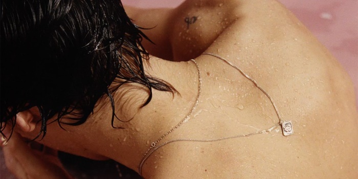 Album Review: “Harry Styles” Can’t Compete with the Ghosts of Zayn Malik and Taylor Swift
