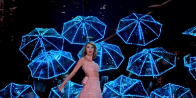 You Can Write Taylor Swift's New Book (Or, You Could Just Watch Her Live Sydney Show On Apple Music Instead)