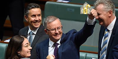 Labor Wanna Give $300 to People Who Get Fully Vaccinated by December