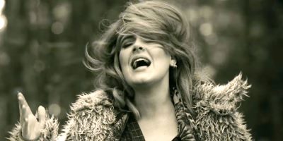 Adele Pressures Dude Into Accepting His Girlfriend's Leap Day Proposal At Concert