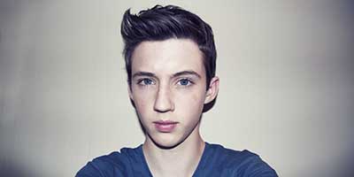 Queen Taylor Swift Blesses Subject Troye Sivan With Encouraging Tweets