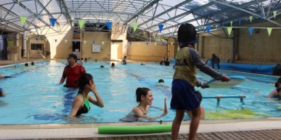 Swim for Refugees: Meet the Aussie Students Teaching Asylum Seekers to Swim in W.A.