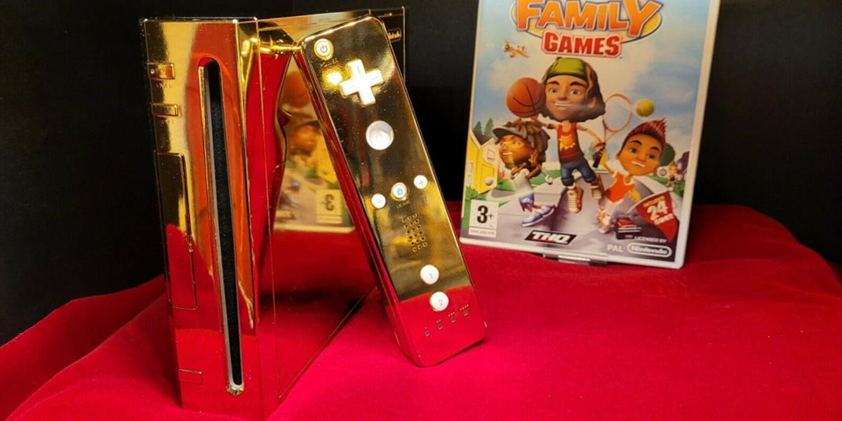 Stop Everything ‘Cos the Queen’s Golden Nintendo Wii Is for Sale on eBay