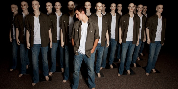 Since Planking Is Well And Truly A Dead Craze, The Internet Came Up With A Second: The Mannequin Challenge