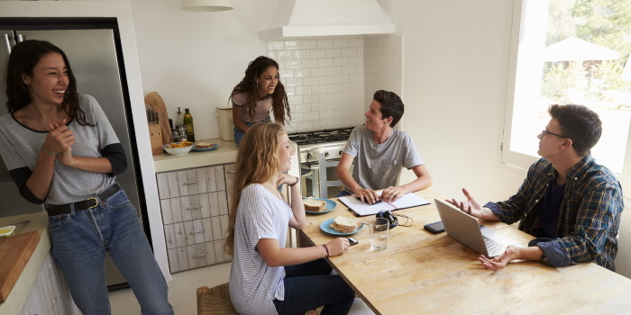 How to Divvy Up the Spending in a Share House