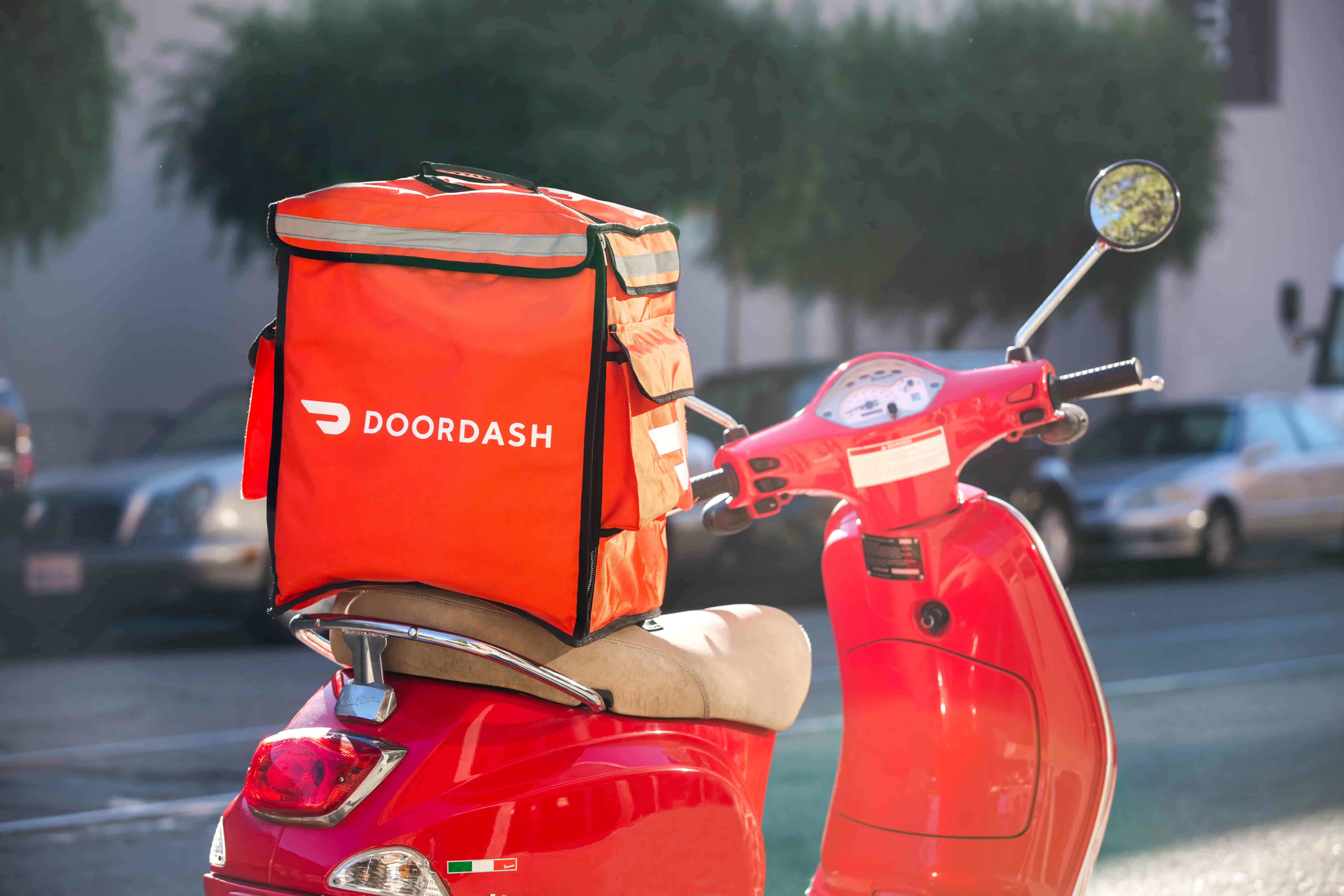 DoorDash jobs · a DoorDash Dasher! · Student Edge