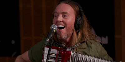 Tim Minchin Covered Billie Eilish’s “Bad Guy” With a Piano Accordion and It’s a Bop
