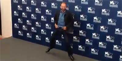 Be Delighted By Ralph Fiennes Busting A Move At The Venice Film Festival