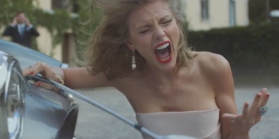 Taylor Swift Raises The White Flag, Apologises To Nicki Minaj