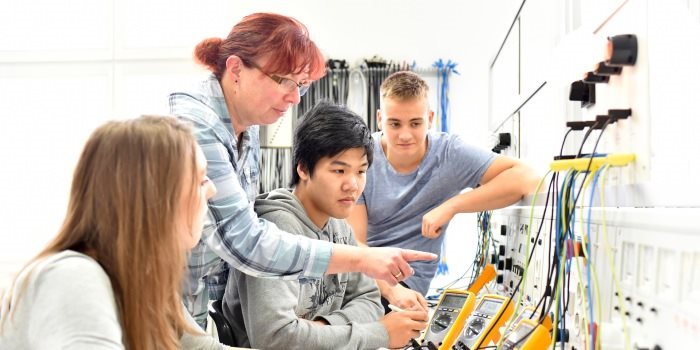 Student Edge Surveys 2,000 Young Australians About Attitudes Towards STEM