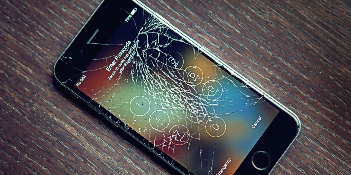 True Tragedy: A Student Explains the Pain of Cracking a Smartphone