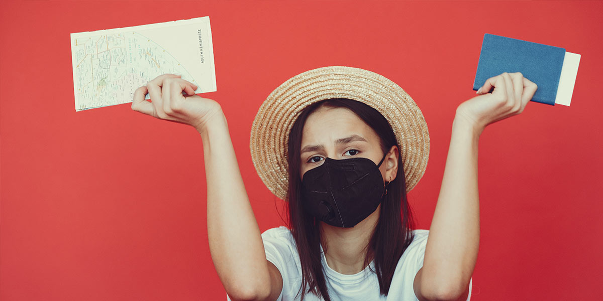 We Asked An Expert What We Should Do if Omicron Is Stressing Us Out