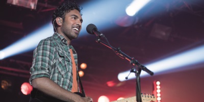 Movie Review: Peace and Love for Beatles Rom-Com "Yesterday"