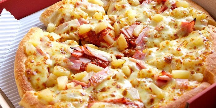 Iceland’s President Thinks Pineapple Definitely Doesn’t Belong on Pizzas 