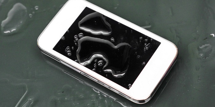 Some Guy’s iPhone 4 Survived A Year At The Bottom Of A Lake (Miracles ...