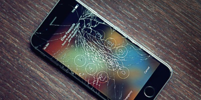 True Tragedy: A Student Explains the Pain of Cracking a Smartphone
