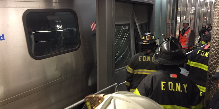 Peak Hour New York Train Derails Injuring More Than 100 Commuters