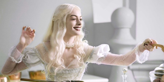 Anne Hathaway Accidentally Invokes Wrath Of Kardashian Fans On Insta With "Unintended Shade"