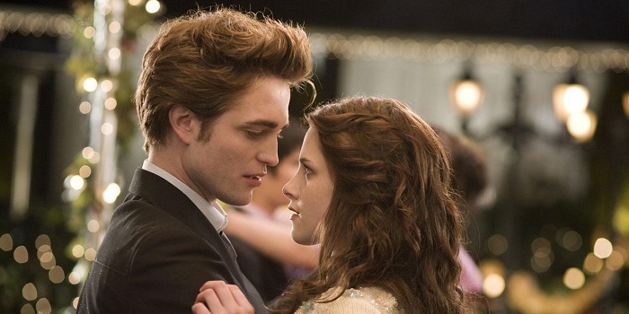 Stephenie Meyer Has Rewritten "Twilight" Except Now Bella Is A Dude And Edward Is A Girl